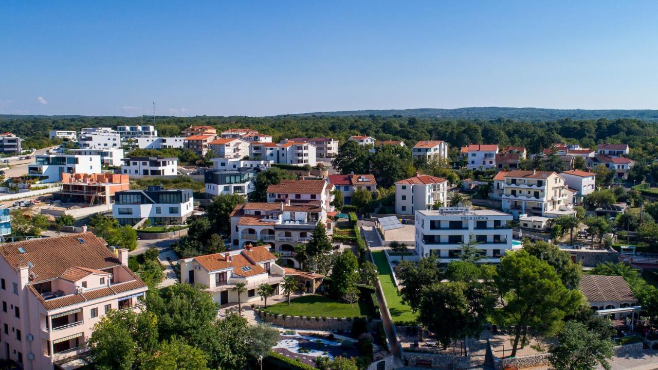 Maestral Apartments Malinska Buitenkant foto
